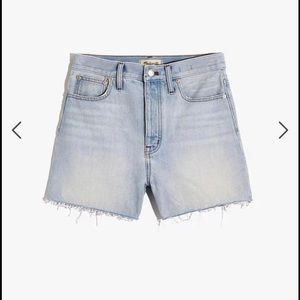 Madewell mom jean shorts in Fitzgerald